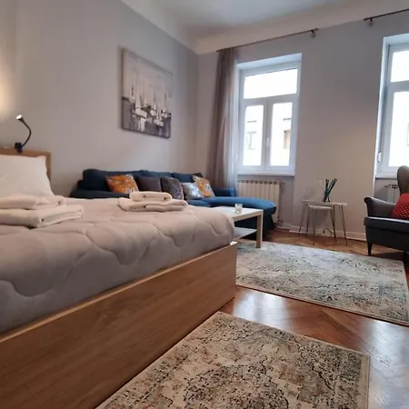 Light Blue 的里雅斯特