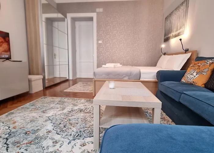 Light Blue Τεργέστη